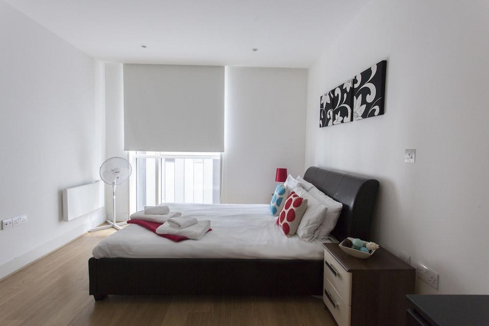 Times Square Serviced Apartments Лондон Екстер'єр фото